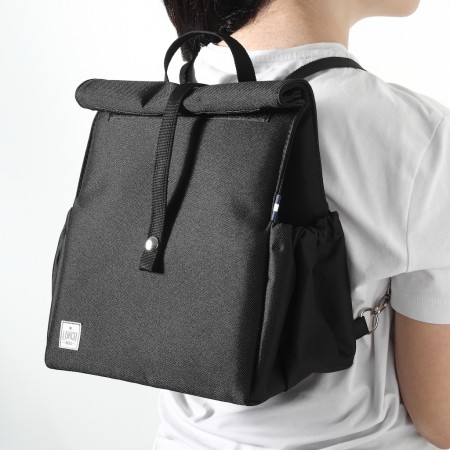 Μαύρη Backpack με μαύρα λουράκια